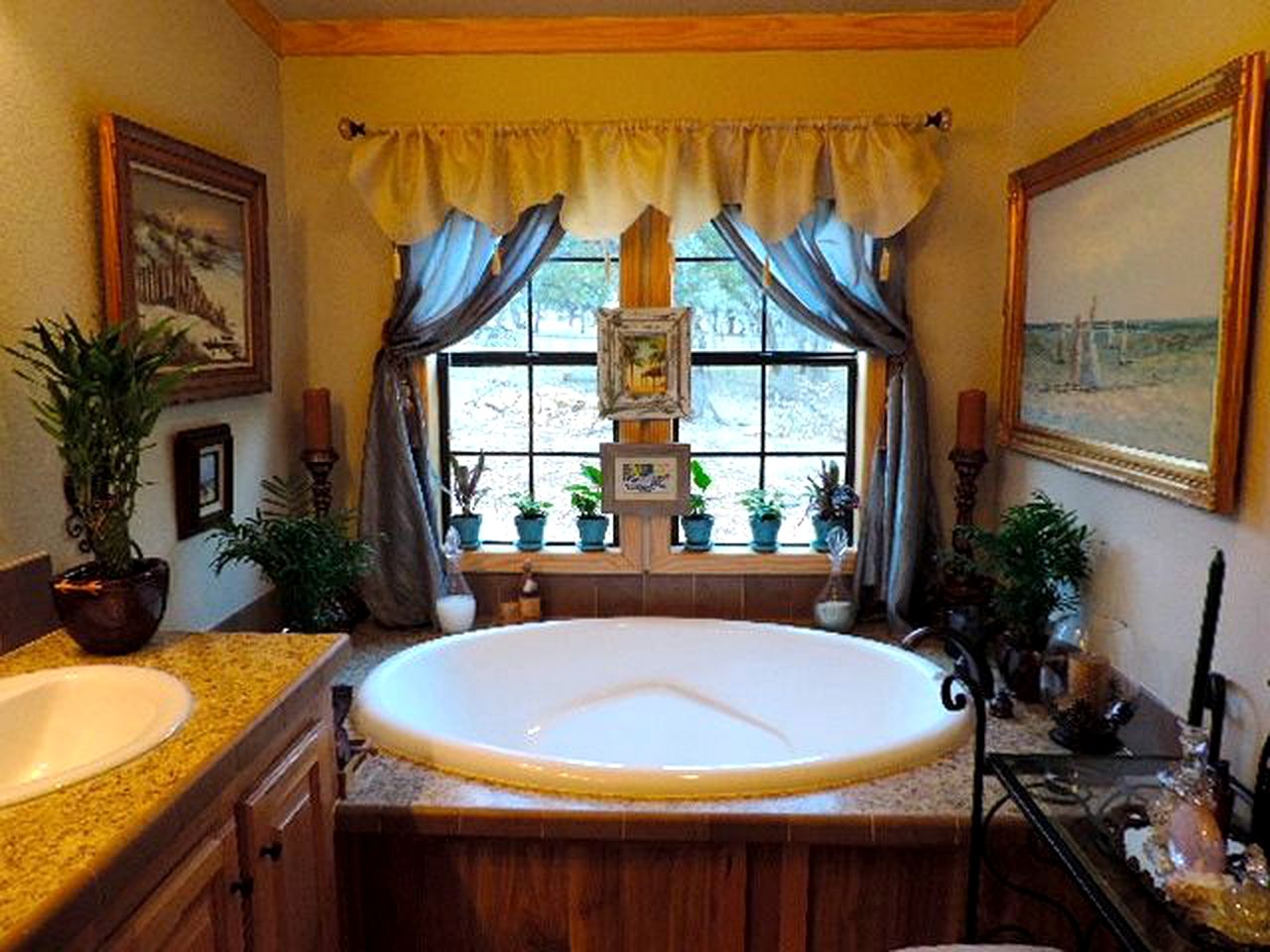 Spacious and Family-Friendly Cabin Rental near San Antonio, Texas