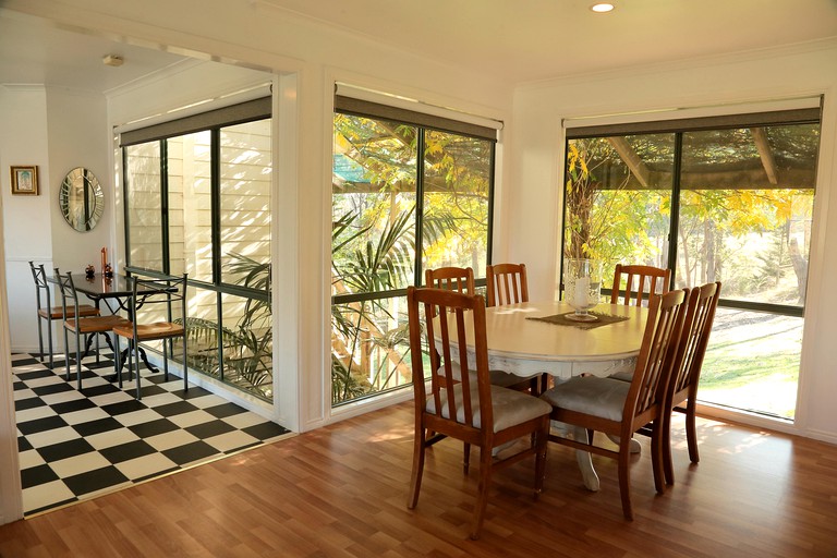 Cottages (Healesville, Victoria, Australia)