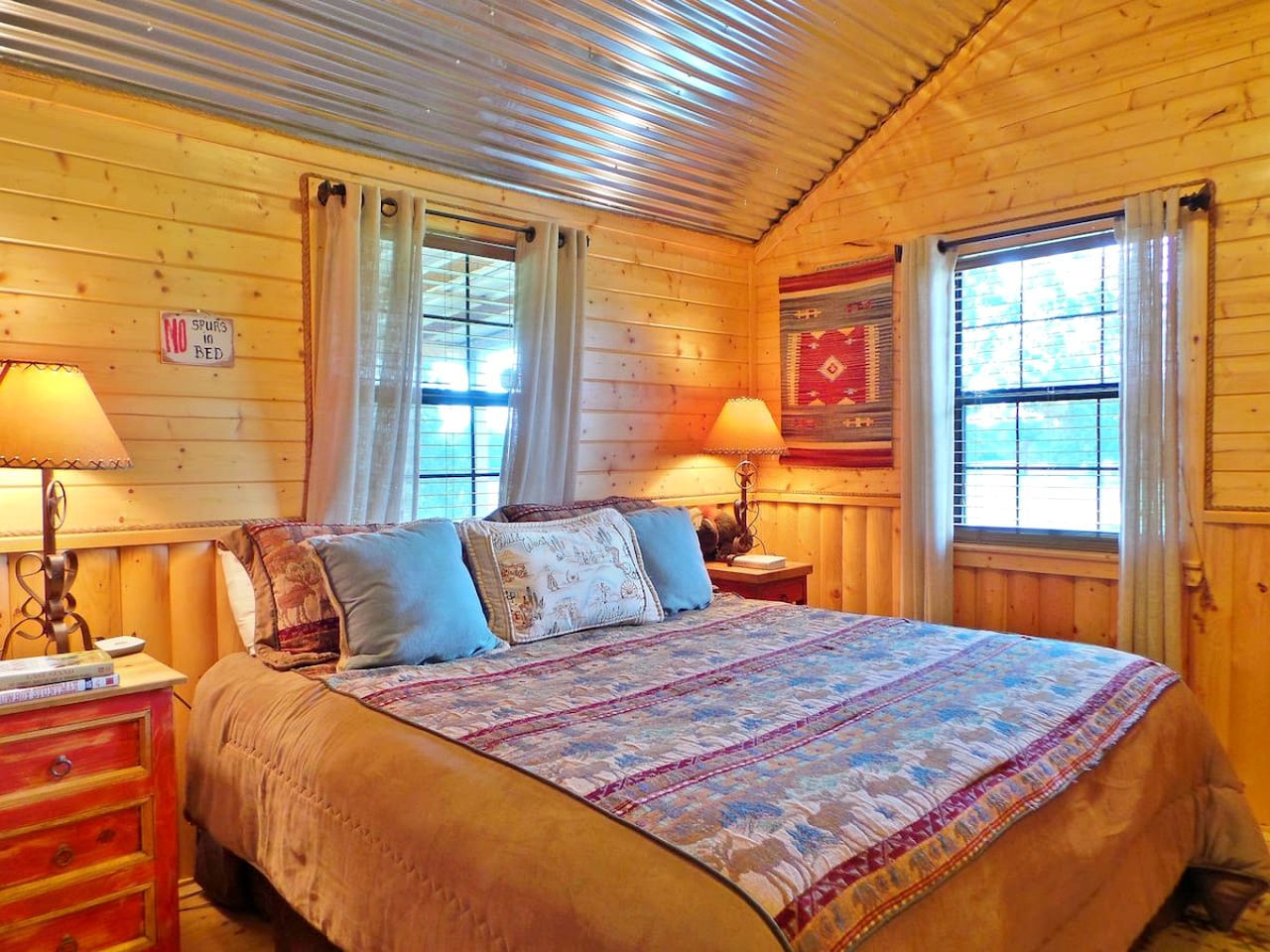 Lofted Countryside Cottage Perfect for a Romantic Escape in Texas