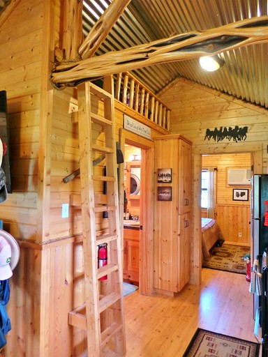 Cabins (United States of America, Bryan, Texas)