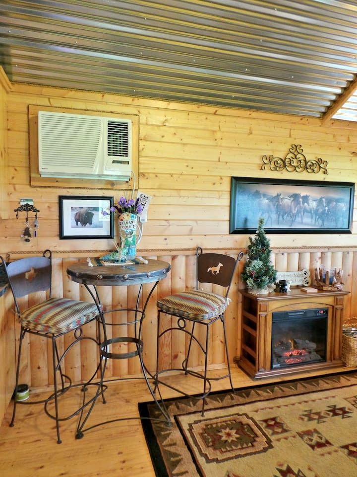 Lofted Countryside Cottage Perfect for a Romantic Escape in Texas