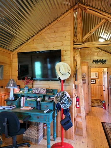 Cabins (United States of America, Bryan, Texas)