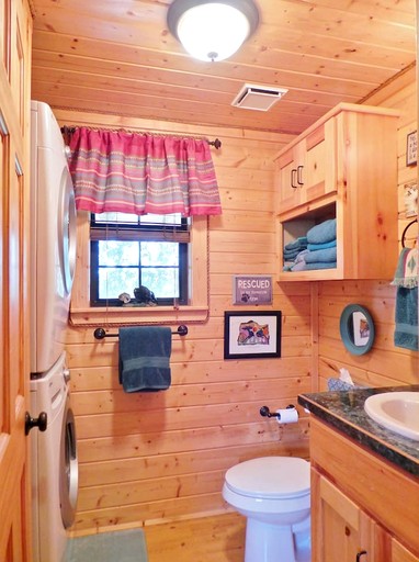 Cabins (United States of America, Bryan, Texas)