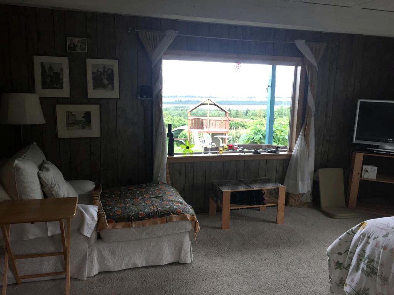Lovely Bed and Breakfast Accommodation with Amazing Views on the Kachemak Bay, Alaska