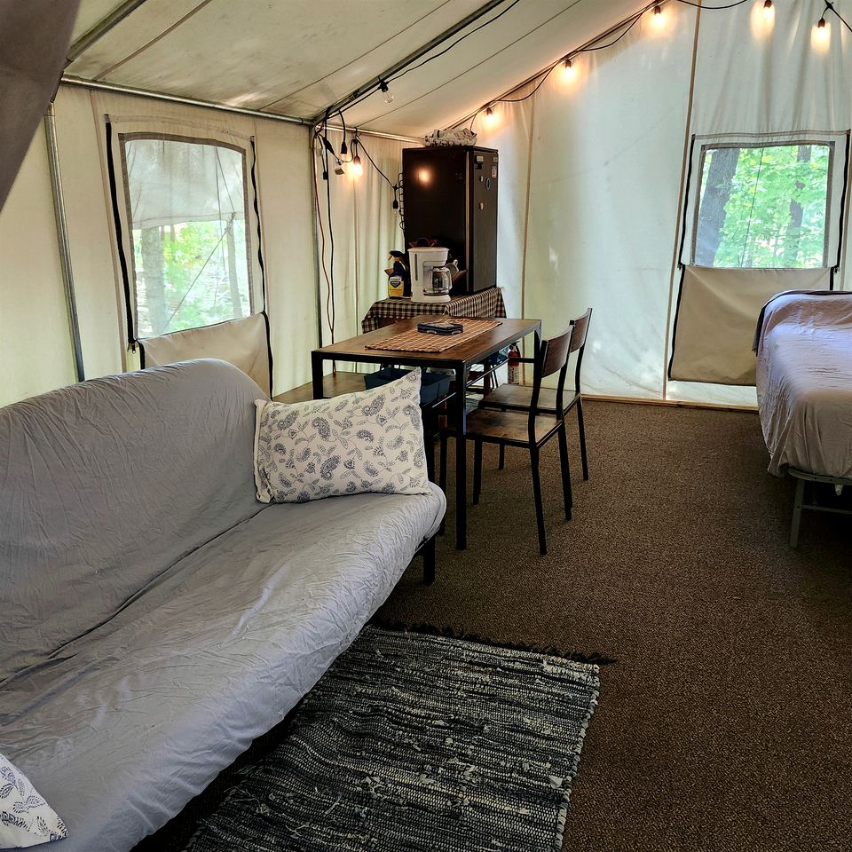 Cozy Treehouse Tent with Forest Trails near Waterfalls in Cumberland Plateau, TN