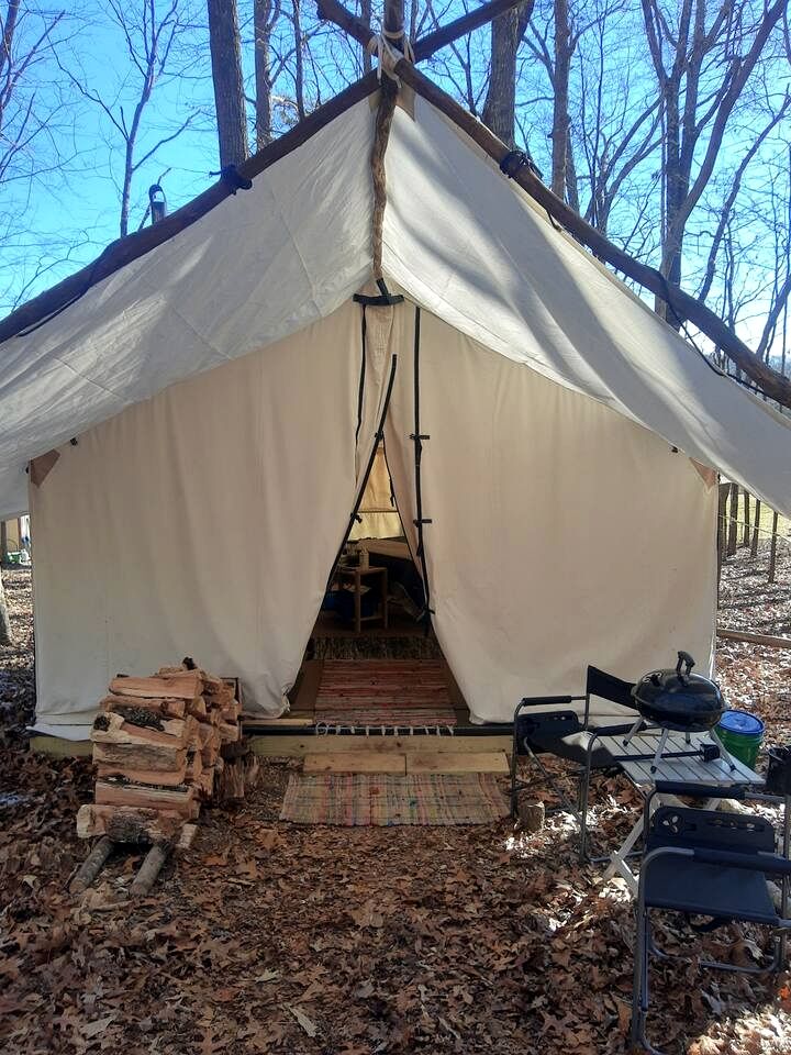 Cozy Treehouse Tent with Forest Trails near Waterfalls in Cumberland Plateau, TN