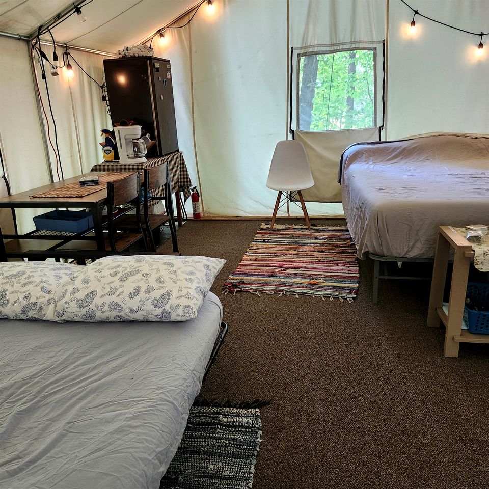 Cozy Treehouse Tent with Forest Trails near Waterfalls in Cumberland Plateau, TN