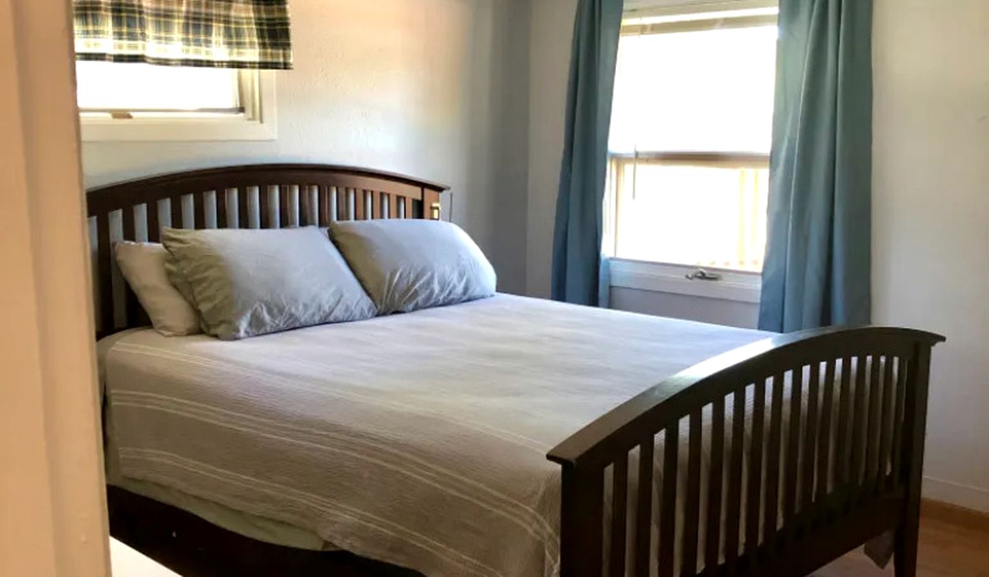 Lakefront Cabin with Deck Great for Families in South Dakota