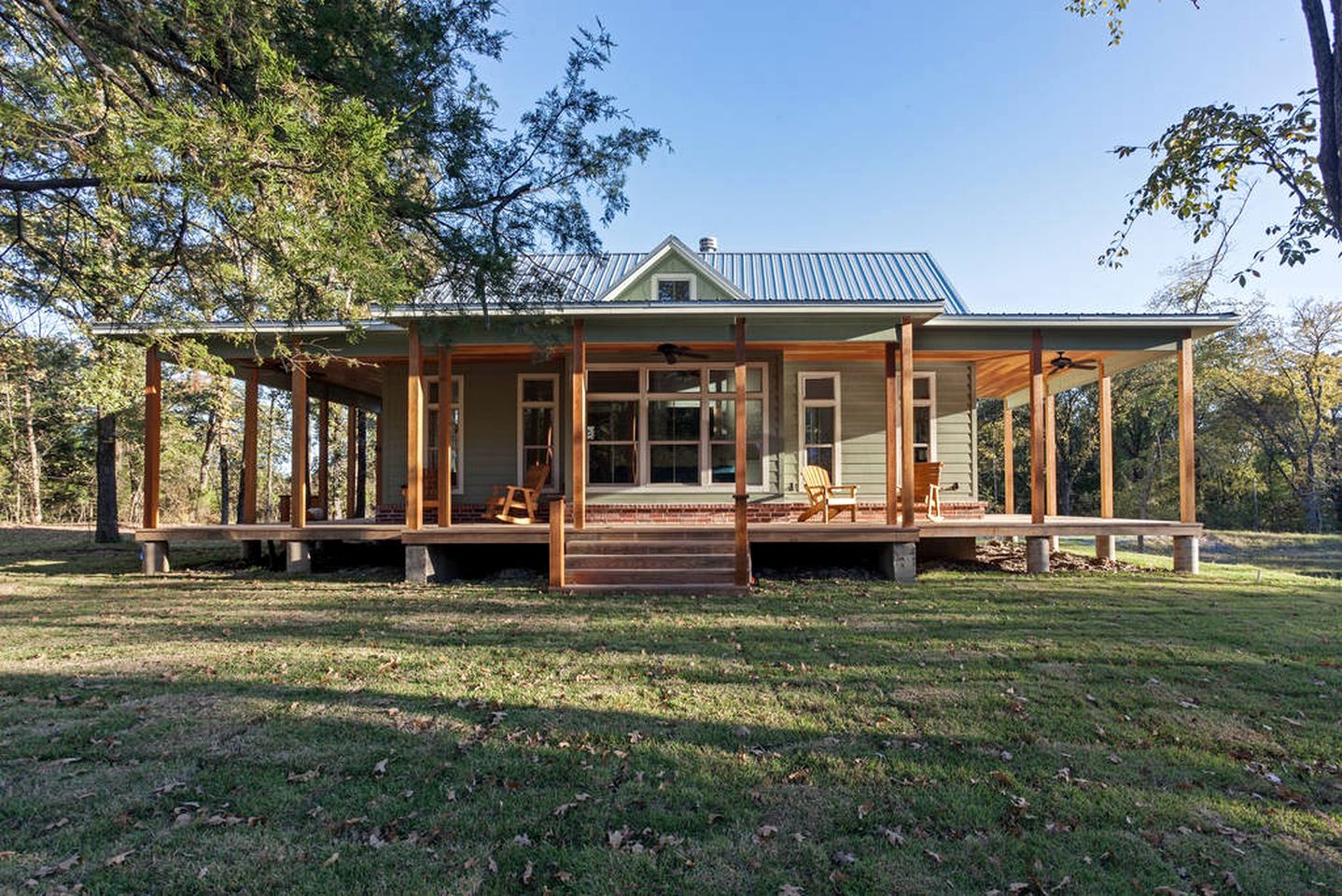 Victorian Cabin Rental with Outdoor Fireplace and Bearpen Creek Views near Dallas, Texas