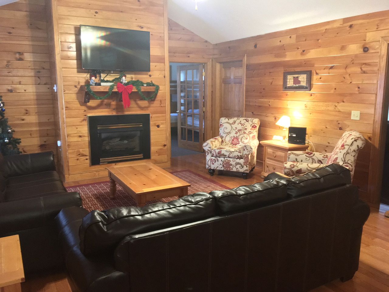 Rustic Cabin in Tennessee, Perfect for Vacation in the Great Smokies