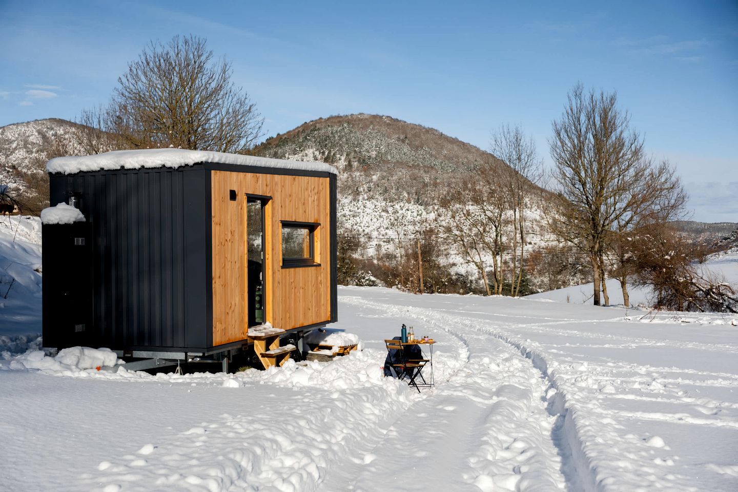 Stunning Eco-Lodge with Panoramic Pyrenees Views Near Escouloubre, France