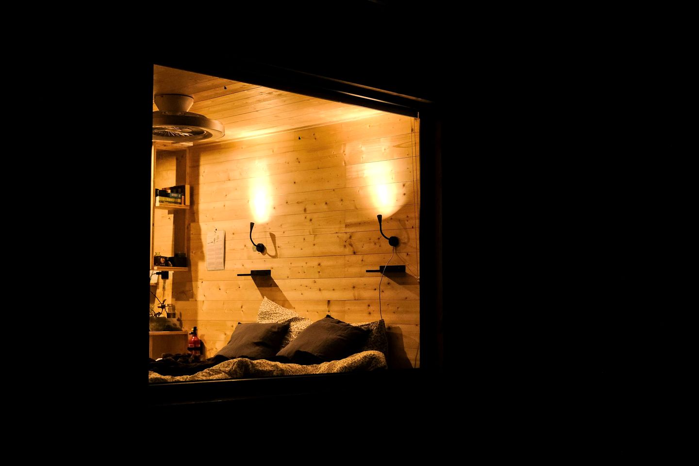 Stunning Eco-Lodge with Panoramic Pyrenees Views Near Escouloubre, France