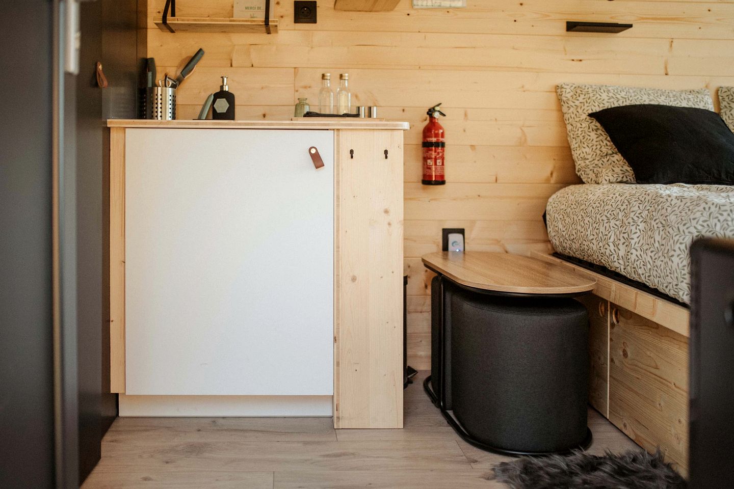 Stunning Eco-Lodge with Panoramic Pyrenees Views Near Escouloubre, France