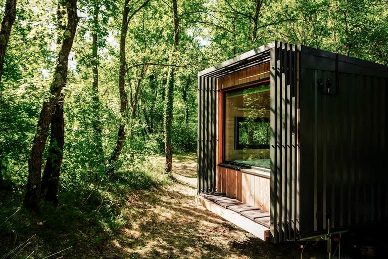 Peaceful Solar-Powered Cabin in the Heart of the Luberon, Provence