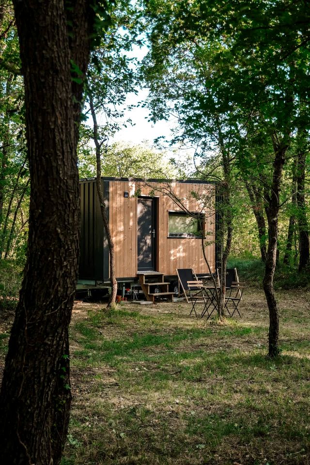 Peaceful Solar-Powered Cabin in the Heart of the Luberon, Provence