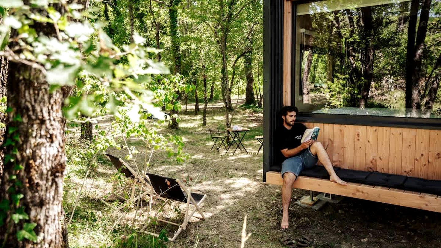 Peaceful Solar-Powered Cabin in the Heart of the Luberon, Provence