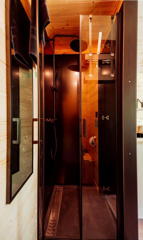 Peaceful Solar-Powered Cabin in the Heart of the Luberon, Provence