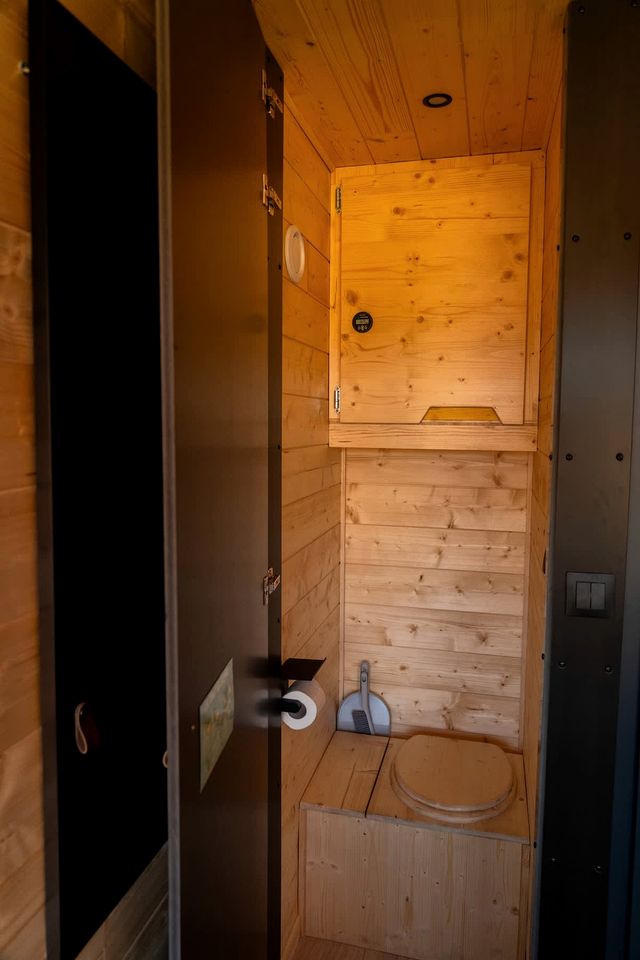 Peaceful Solar-Powered Cabin in the Heart of the Luberon, Provence