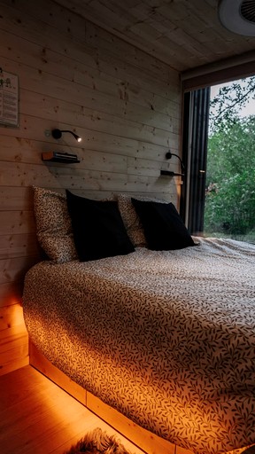 Tiny Houses (France, Viens, Provence-Alpes-Côte d'Azur)