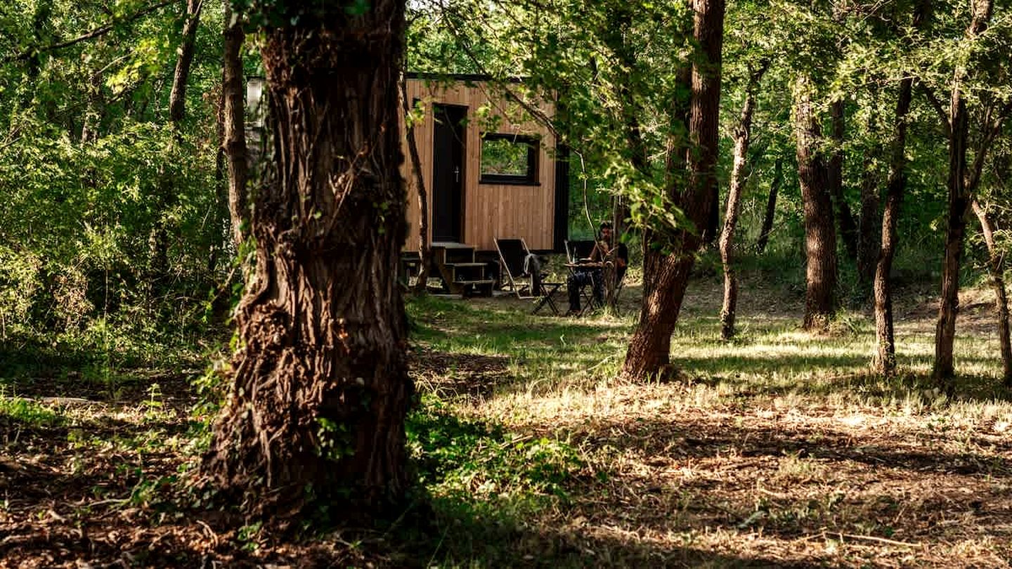 Peaceful Solar-Powered Cabin in the Heart of the Luberon, Provence