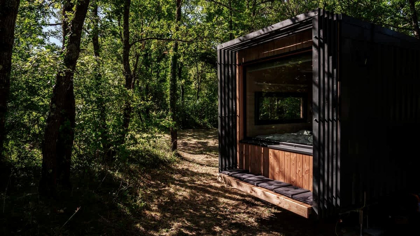 Peaceful Solar-Powered Cabin in the Heart of the Luberon, Provence