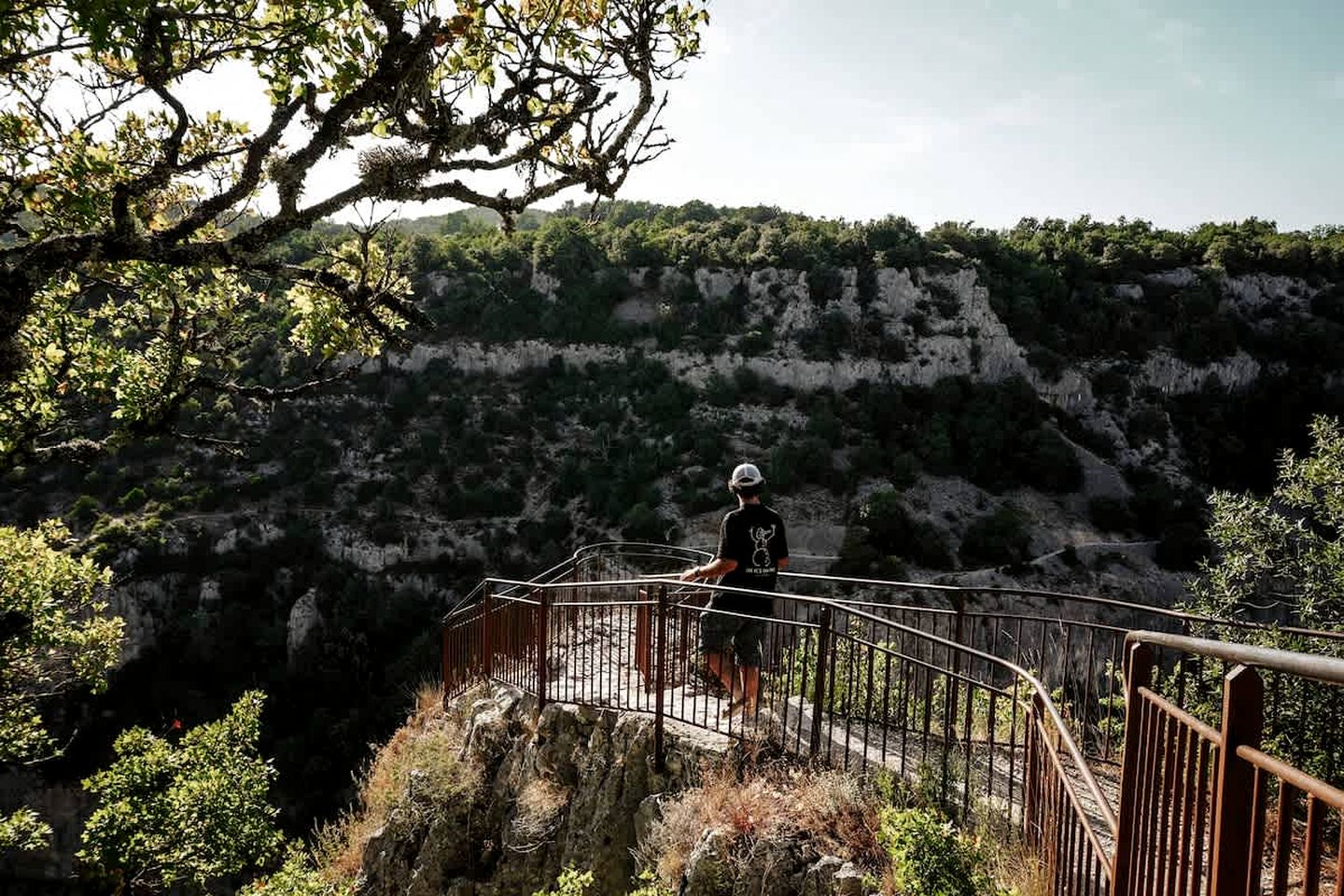 Peaceful Solar-Powered Cabin in the Heart of the Luberon, Provence