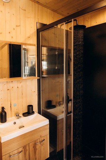 Vacation Rentals (France, Villeneuve-la-Guyard, Bourgogne-Franche-Comté)