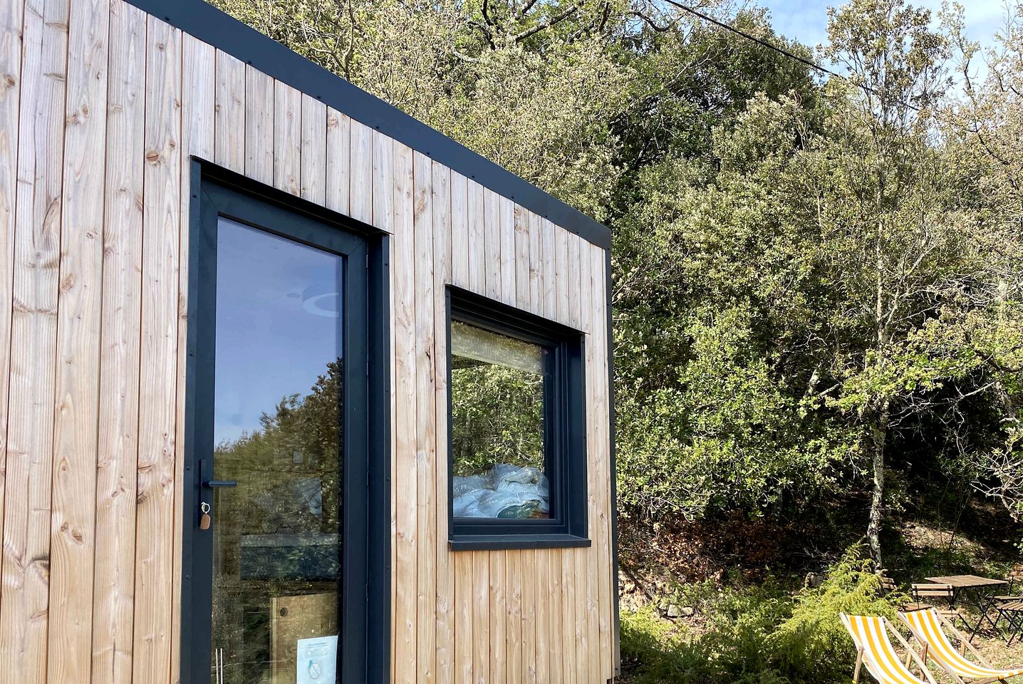 Charming Off-Grid Tiny Home with Olive Grove Views Near Correns, France