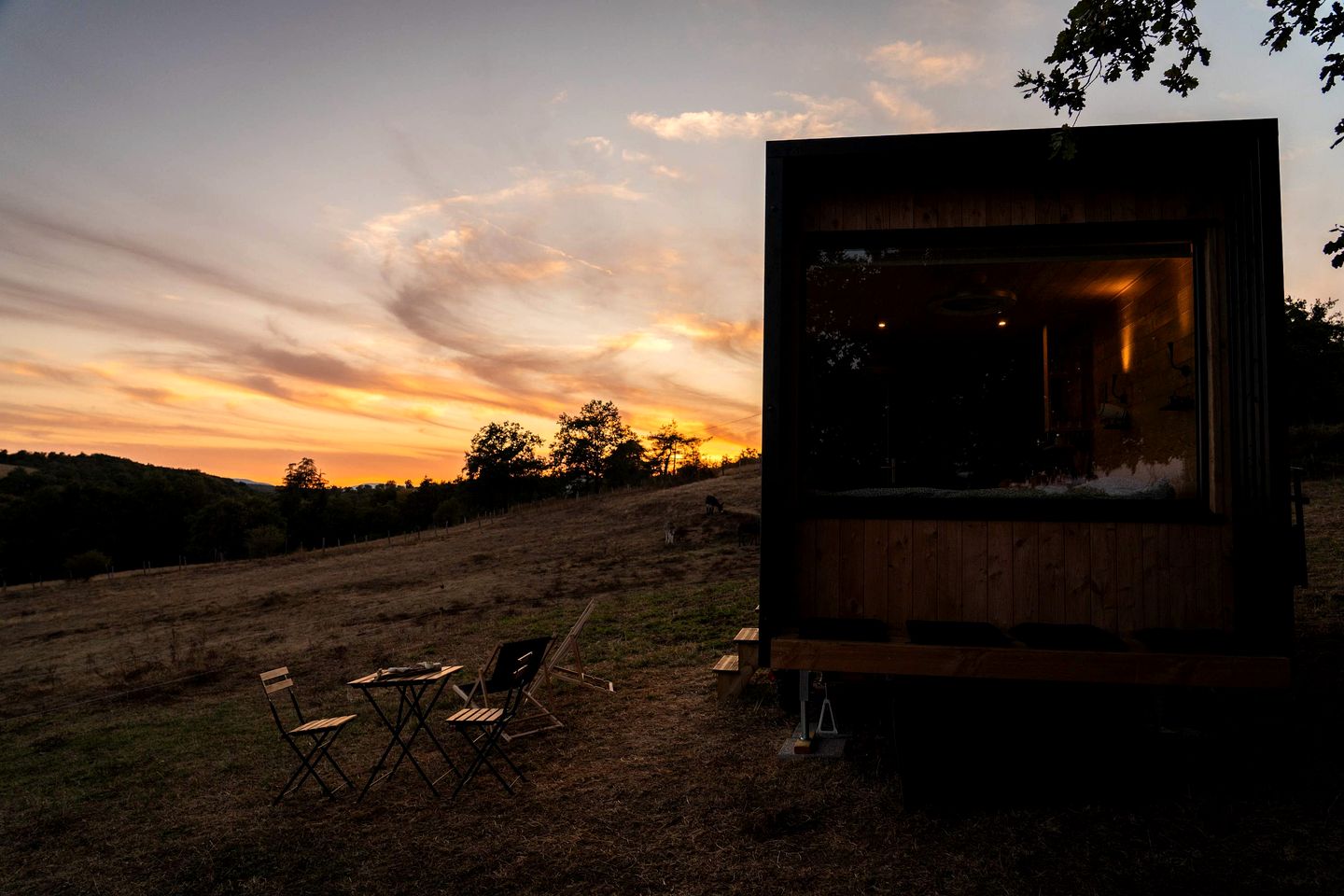 Panoramic Eco Tiny Home with Loire River Views near Château de la Roche, Pinay, France
