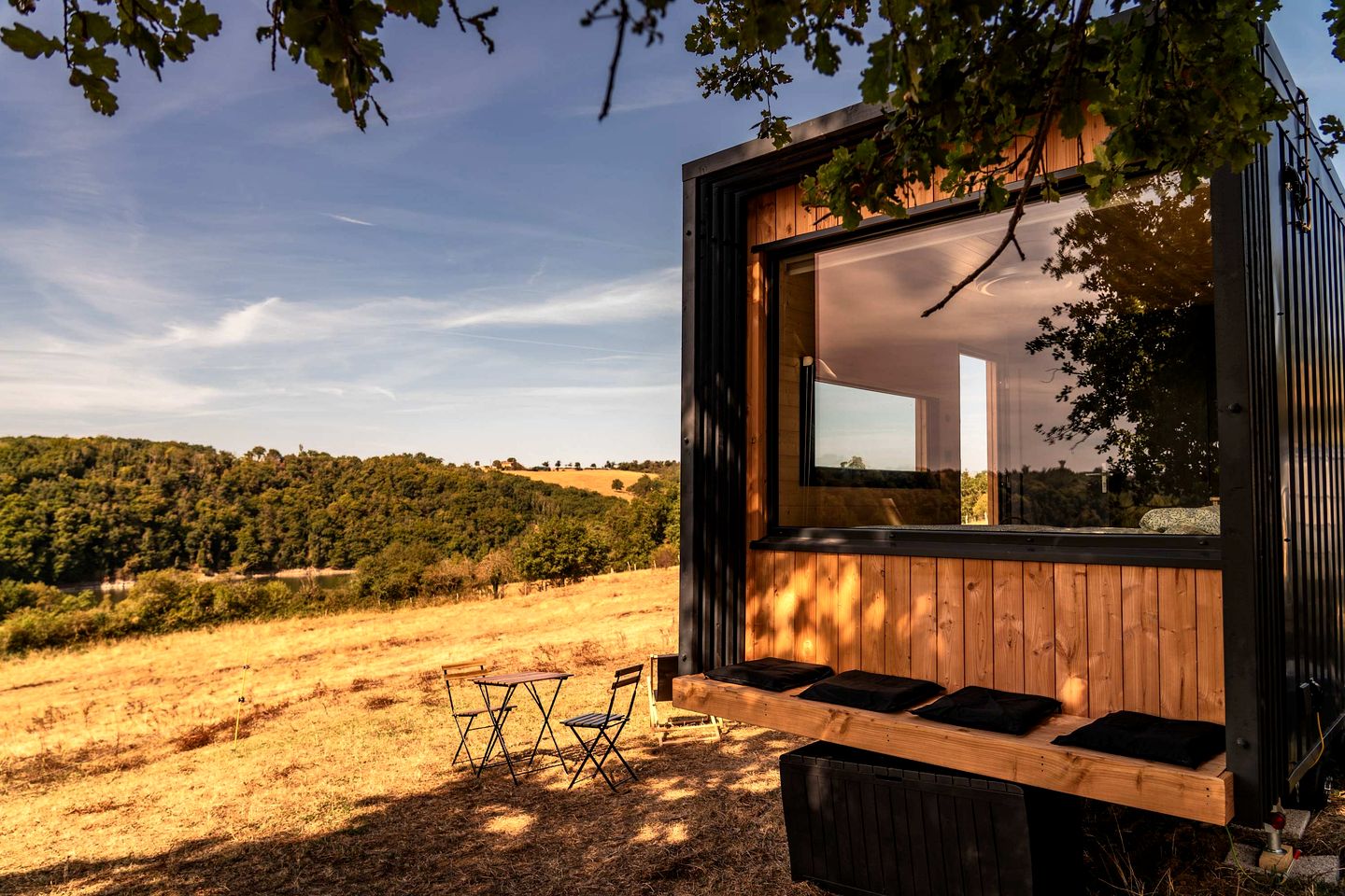 Panoramic Eco Tiny Home with Loire River Views near Château de la Roche, Pinay, France