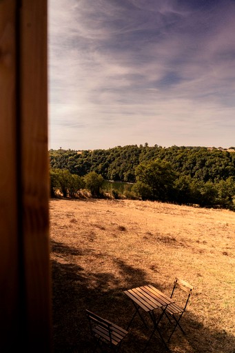 Vacation Rentals (France, --, Auvergne-Rhône-Alpes)