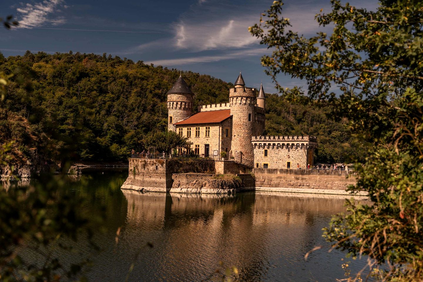 Panoramic Eco Tiny Home with Loire River Views near Château de la Roche, Pinay, France