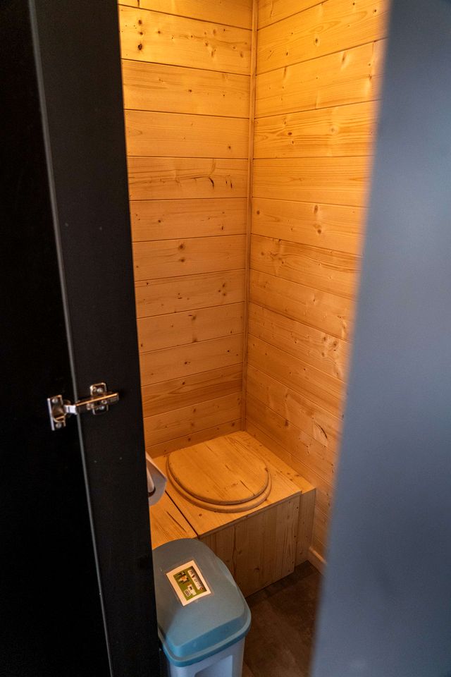 Panoramic Eco Tiny Home with Loire River Views near Château de la Roche, Pinay, France