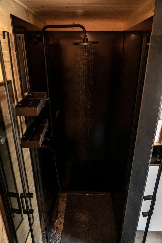 Panoramic Eco Tiny Home with Loire River Views near Château de la Roche, Pinay, France