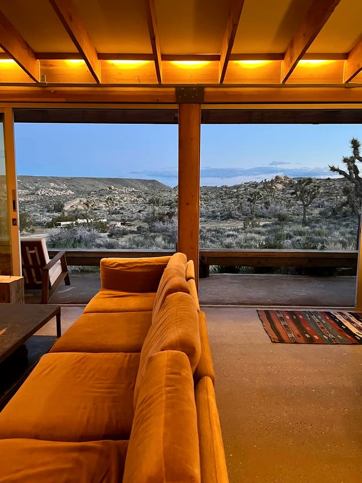 Gorgeous Vacation Rental with Hot-tub and Nice Desert Sigths in Pioneertown, California