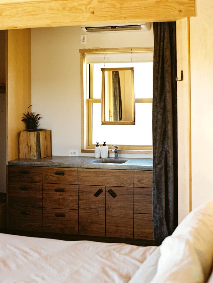 Gorgeous Vacation Rental with Hot-tub and Nice Desert Sigths in Pioneertown, California