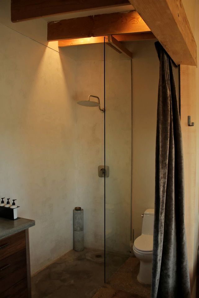 Gorgeous Vacation Rental with Hot-tub and Nice Desert Sigths in Pioneertown, California