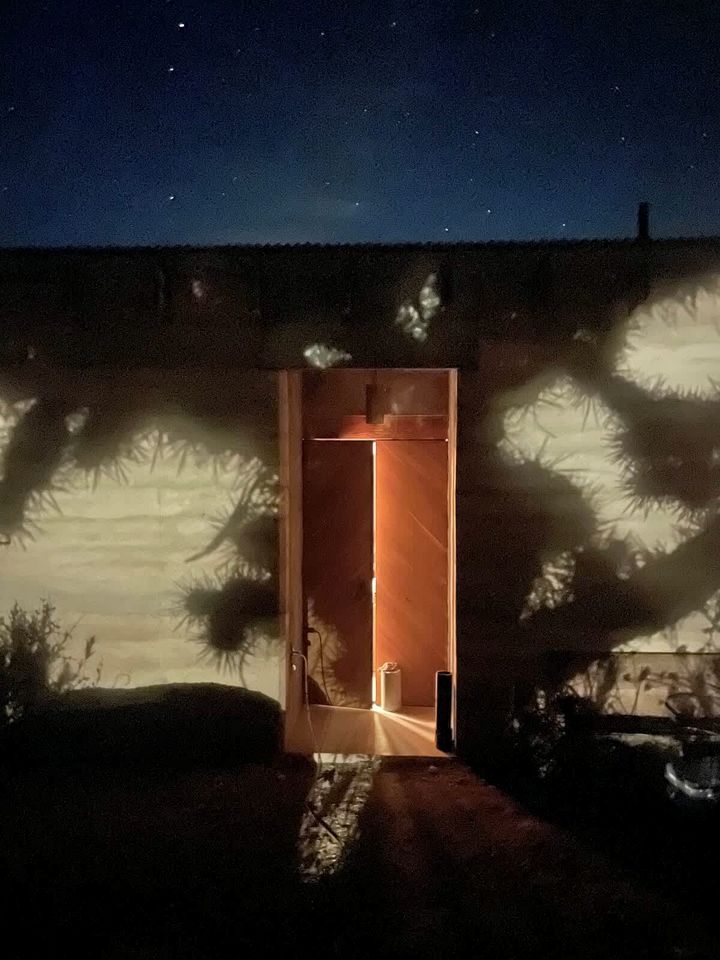 Gorgeous Vacation Rental with Hot-tub and Nice Desert Sigths in Pioneertown, California