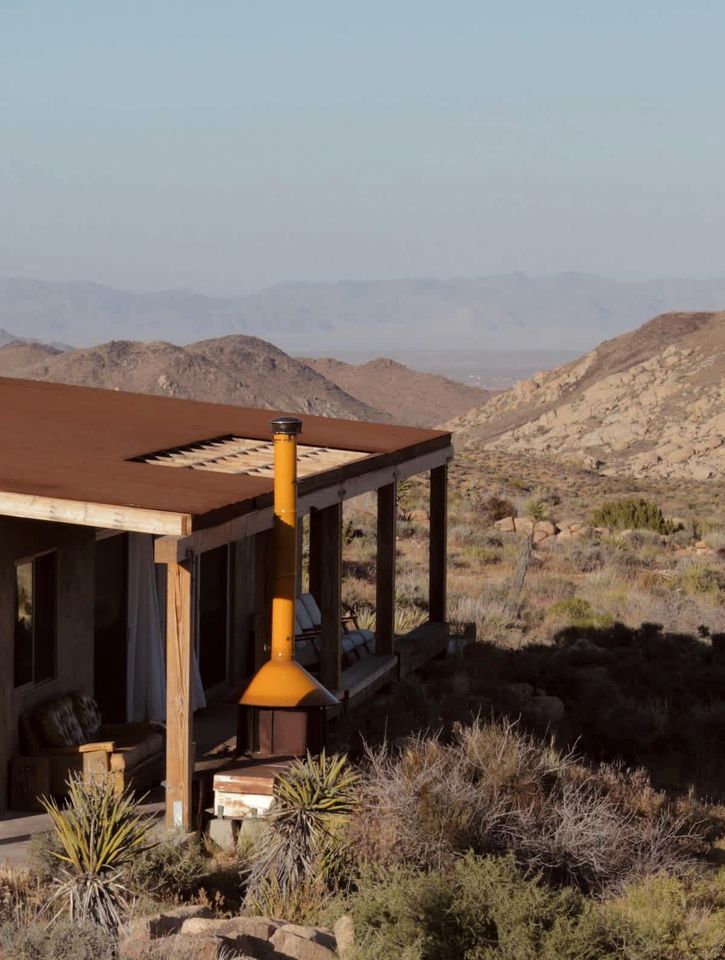 Gorgeous Vacation Rental with Hot-tub and Nice Desert Sigths in Pioneertown, California