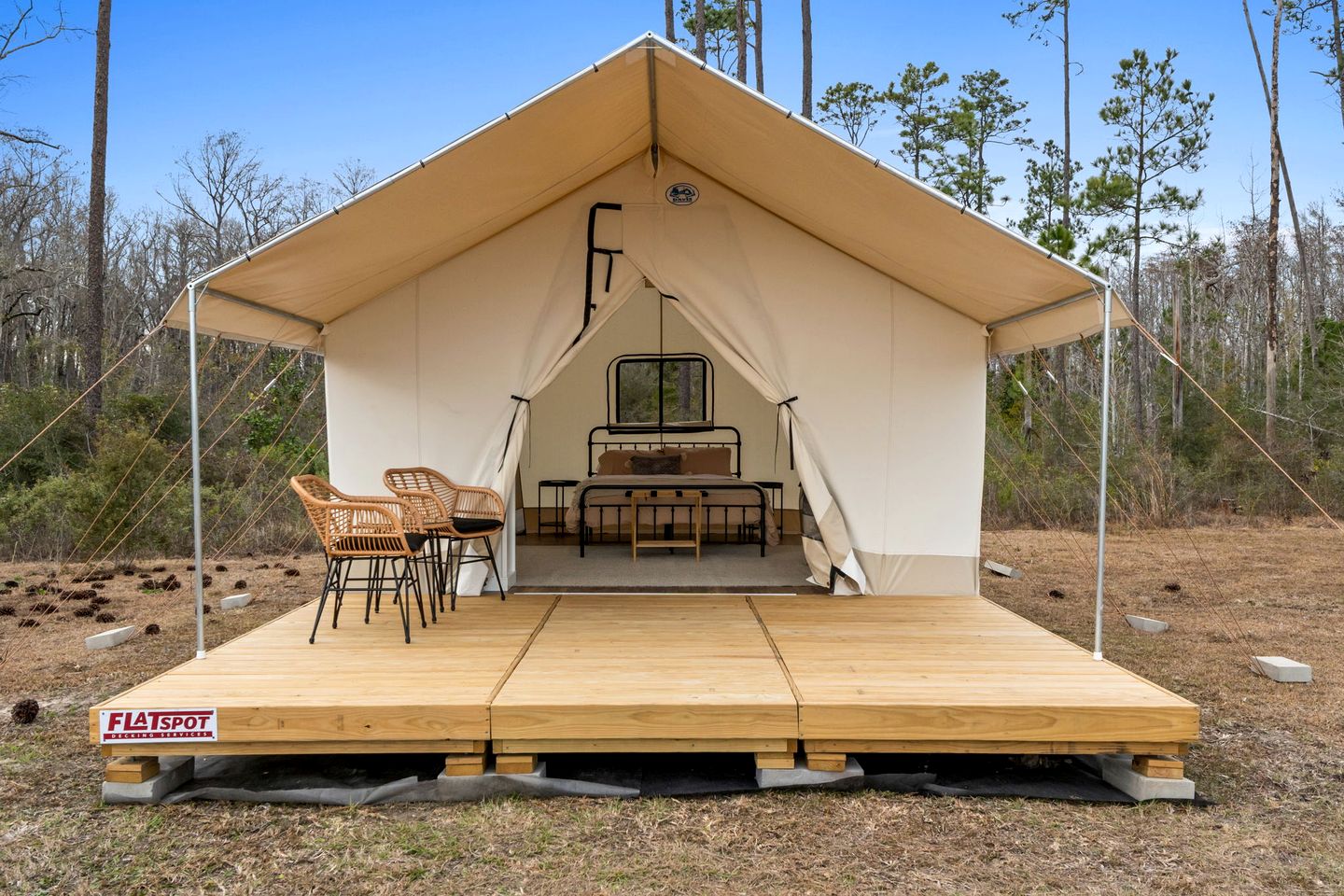 Rustic Lakefront Glamping Under the Stars with River Accesss & Kayaking in Wewahitchka, Florida