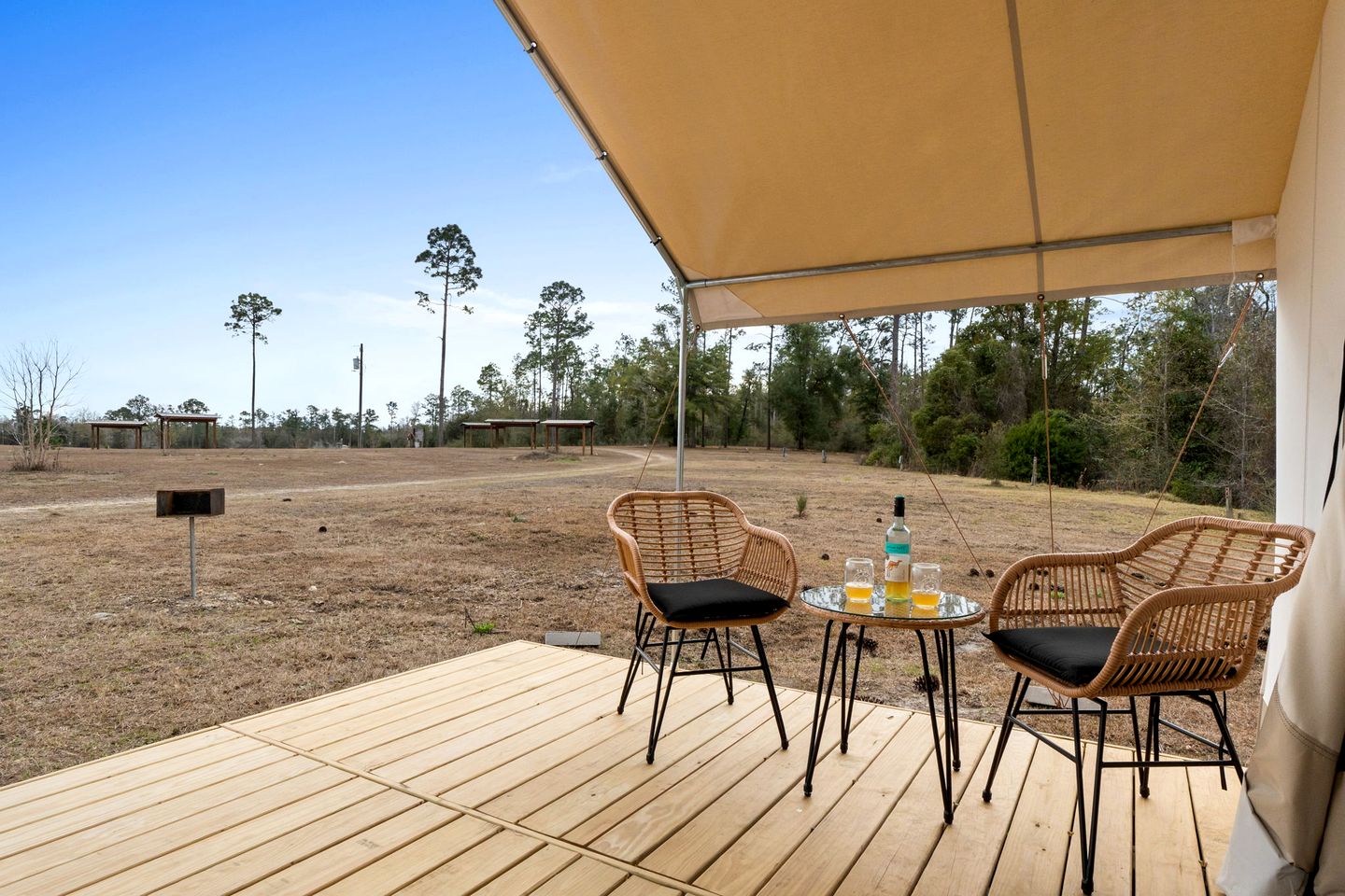 Rustic Lakefront Glamping Under the Stars with River Accesss & Kayaking in Wewahitchka, Florida
