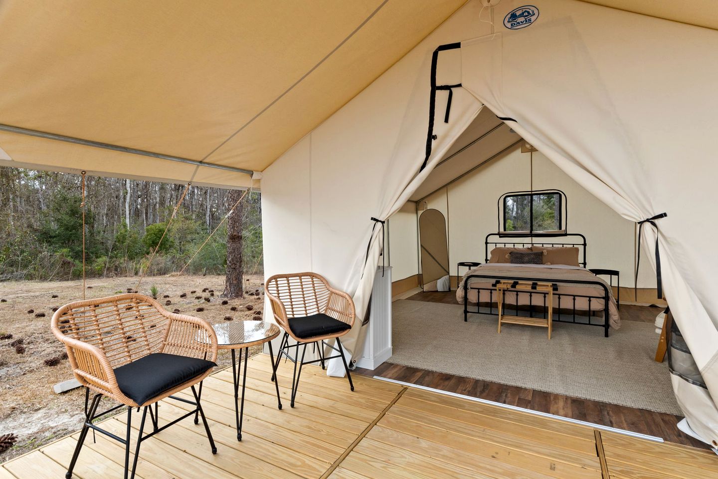 Rustic Lakefront Glamping Under the Stars with River Accesss & Kayaking in Wewahitchka, Florida