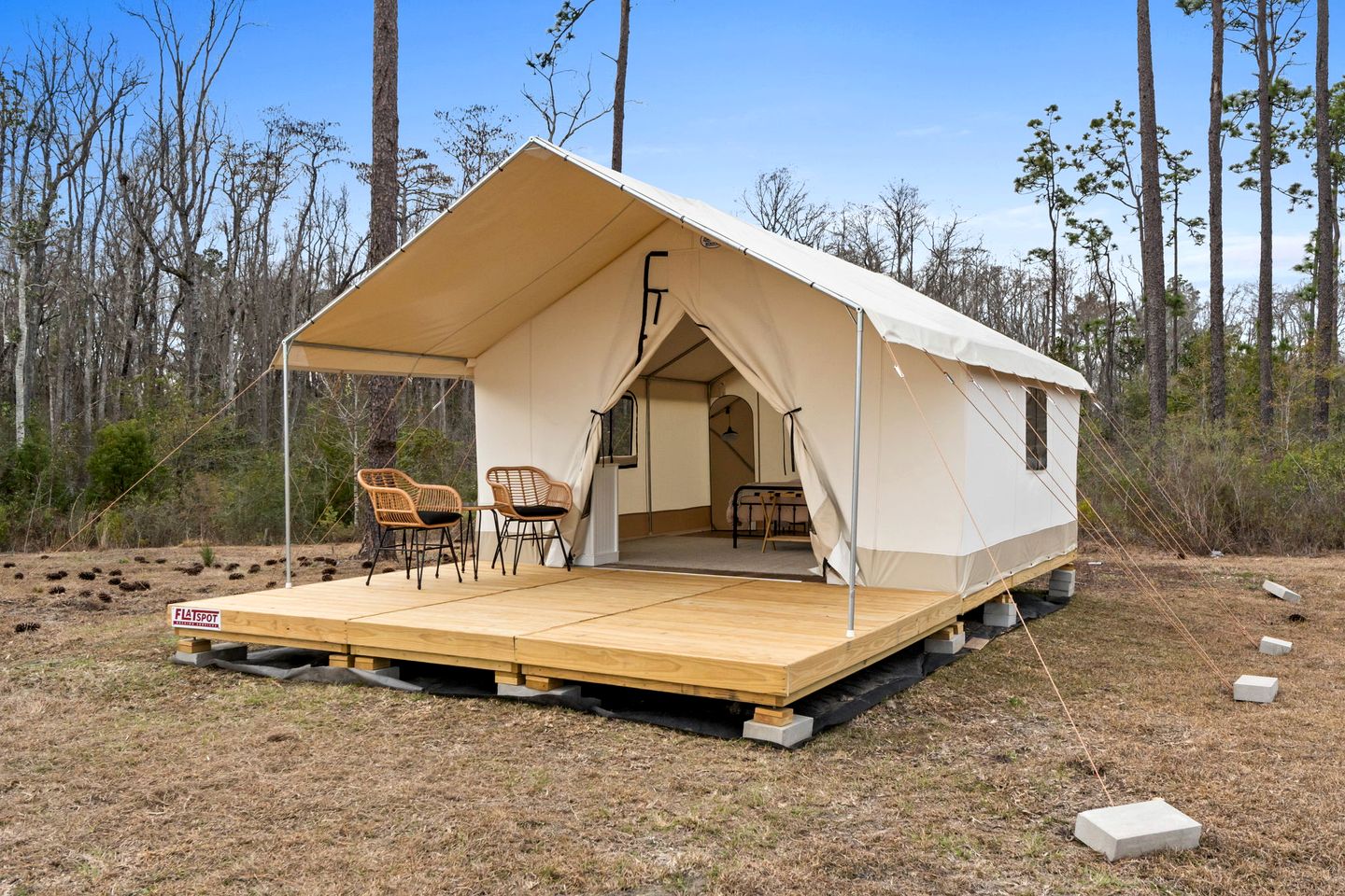 Rustic Lakefront Glamping Under the Stars with River Accesss & Kayaking in Wewahitchka, Florida