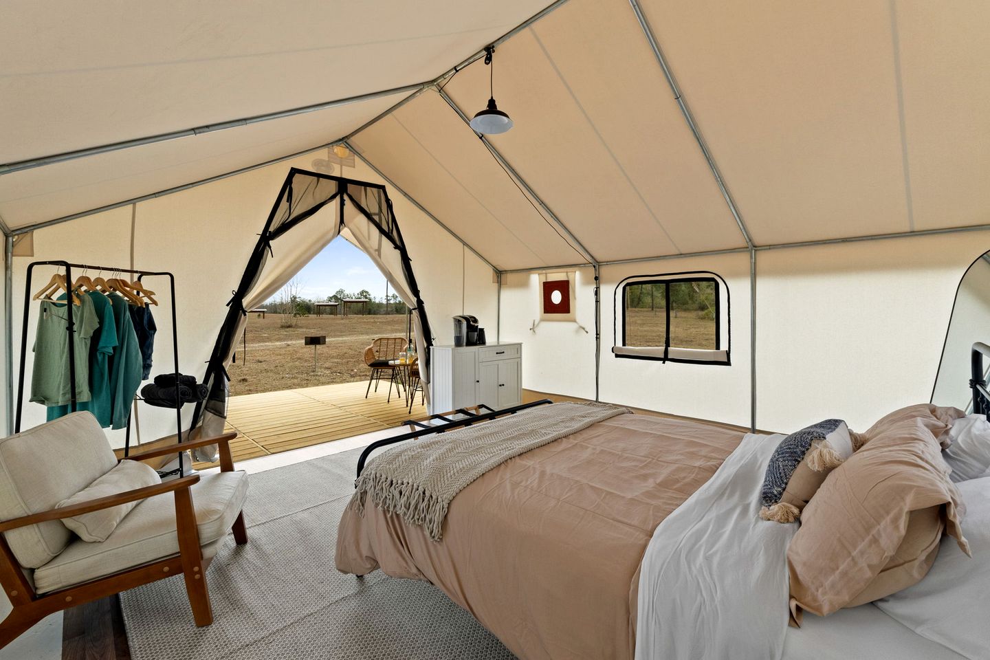 Rustic Lakefront Glamping Under the Stars with River Accesss & Kayaking in Wewahitchka, Florida