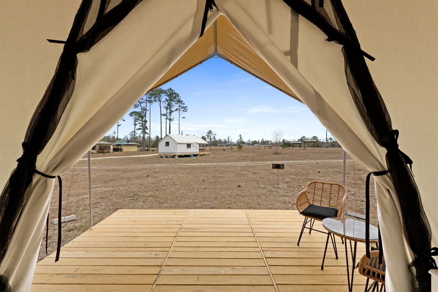 Rustic Lakefront Glamping Under the Stars with River Accesss & Kayaking in Wewahitchka, Florida