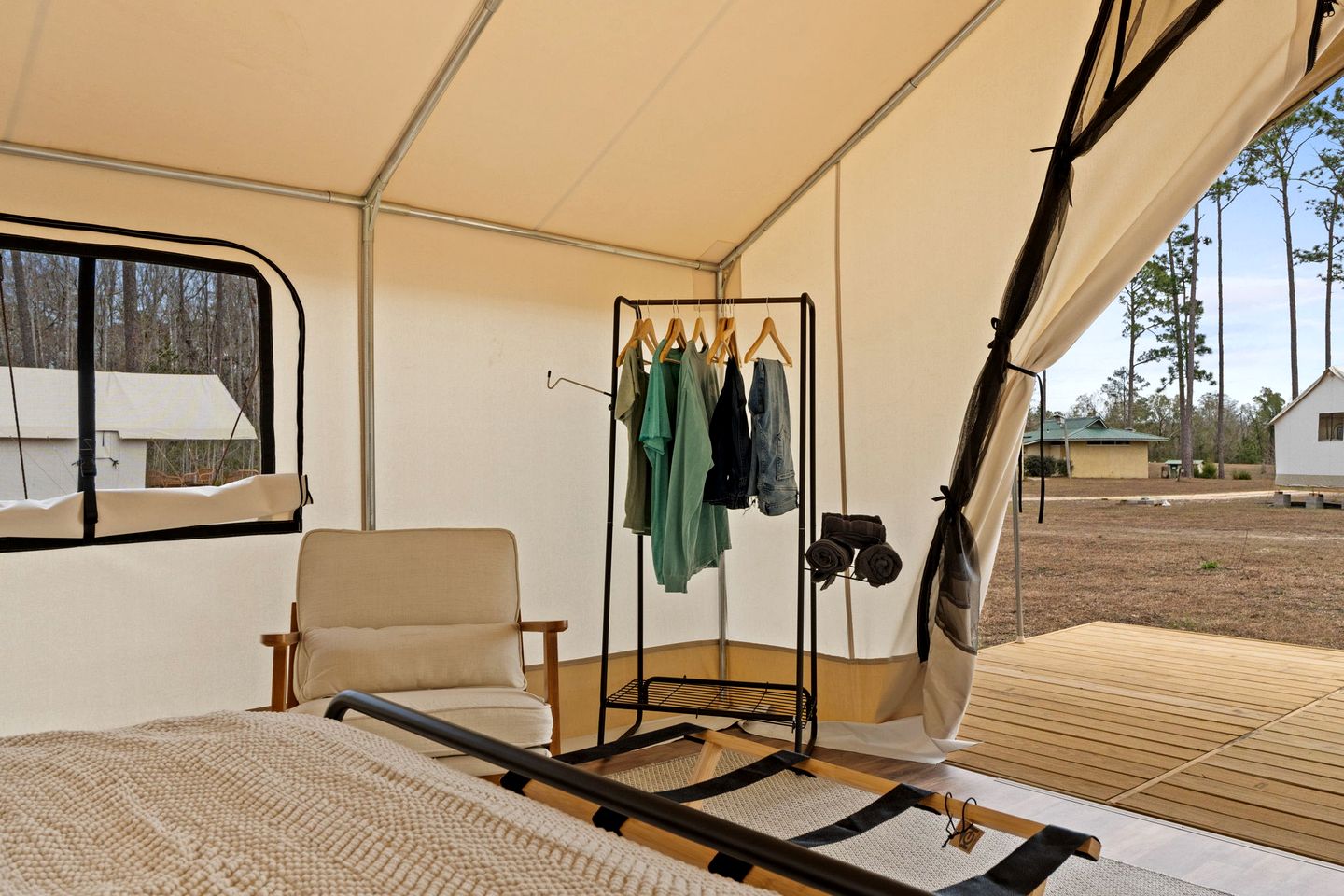 Rustic Lakefront Glamping Under the Stars with River Accesss & Kayaking in Wewahitchka, Florida