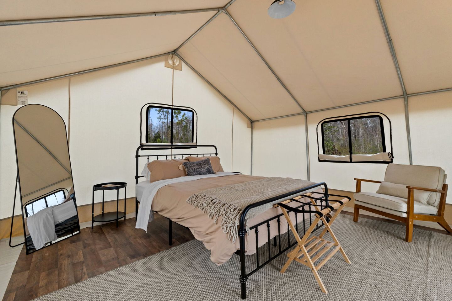 Rustic Lakefront Glamping Under the Stars with River Accesss & Kayaking in Wewahitchka, Florida