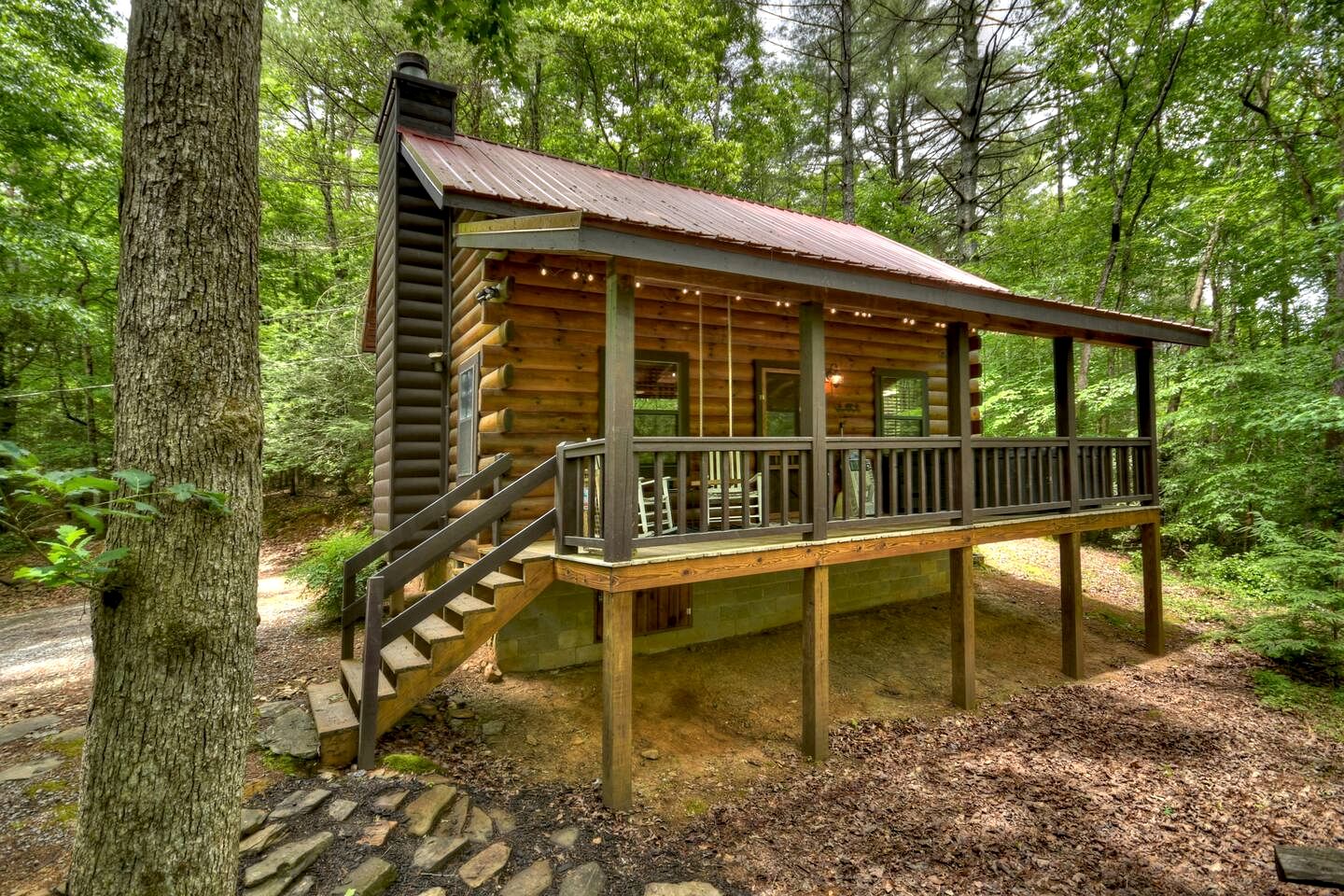 Outstanding Cabin Nestled Amidst Trees and Hot-tub Provided in Blue Ridge, Georgia