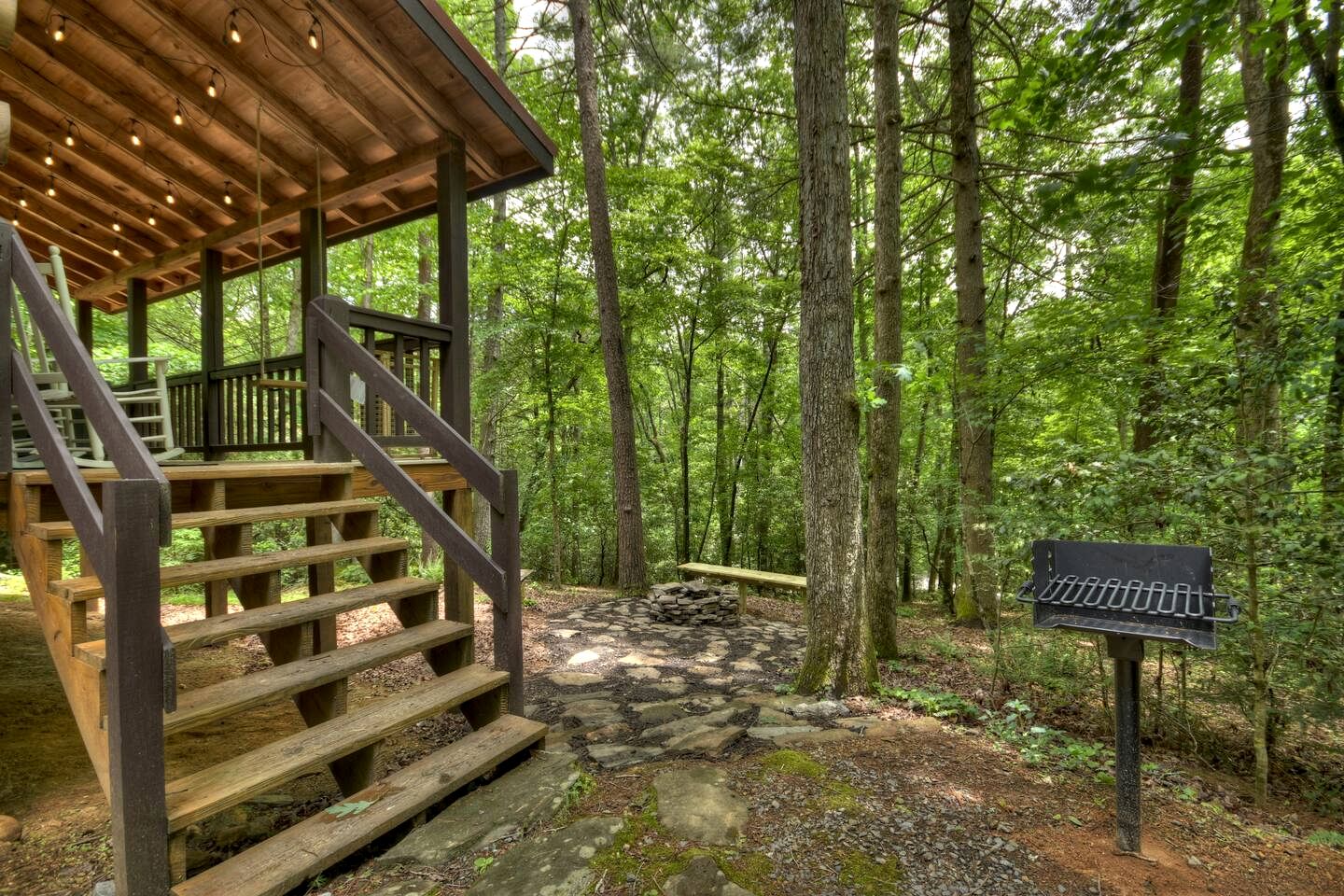 Outstanding Cabin Nestled Amidst Trees and Hot-tub Provided in Blue Ridge, Georgia