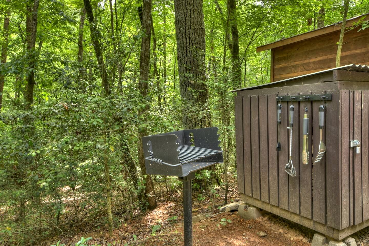 Outstanding Cabin Nestled Amidst Trees and Hot-tub Provided in Blue Ridge, Georgia